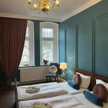 Baron ***** * Jelení Hora